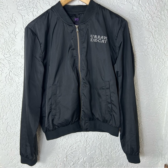 *RARE* Urban Decay Limited Edition Beauty With An Edge Bomber Jacket Size L - Picture 9 of 13